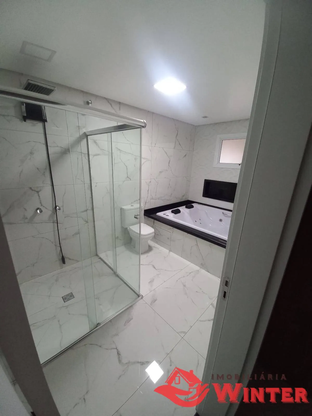 Imagem Casa impecável no Centro de Tupandi.