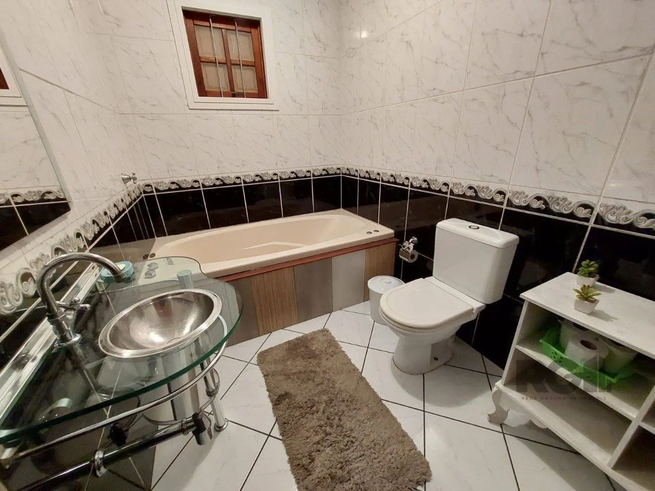 Imagem Casa sobrado, 2 dormitórios, 1 suíte, vaga de garagem, Bairro Pq da Matriz