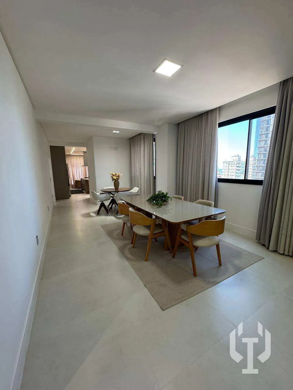 Imagem Apartamento para alugar em Itapema, Meia praia, com 4 quartos, 180m2