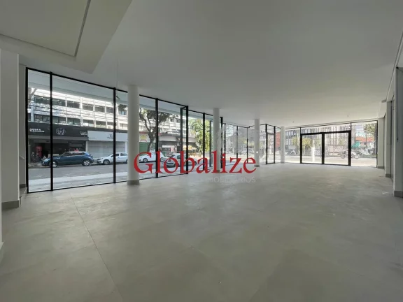 Foto do imóvel Loja comercial para locação com 400m² por R$ 45.000,00 + iptu no Gonzaga em Santos
