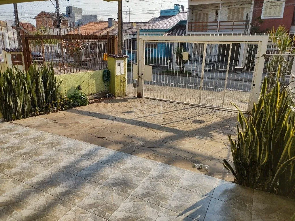 Imagem Casa para Venda - 167m², 3 dormitórios, sendo 1 suites, 7 vagas - Hípica