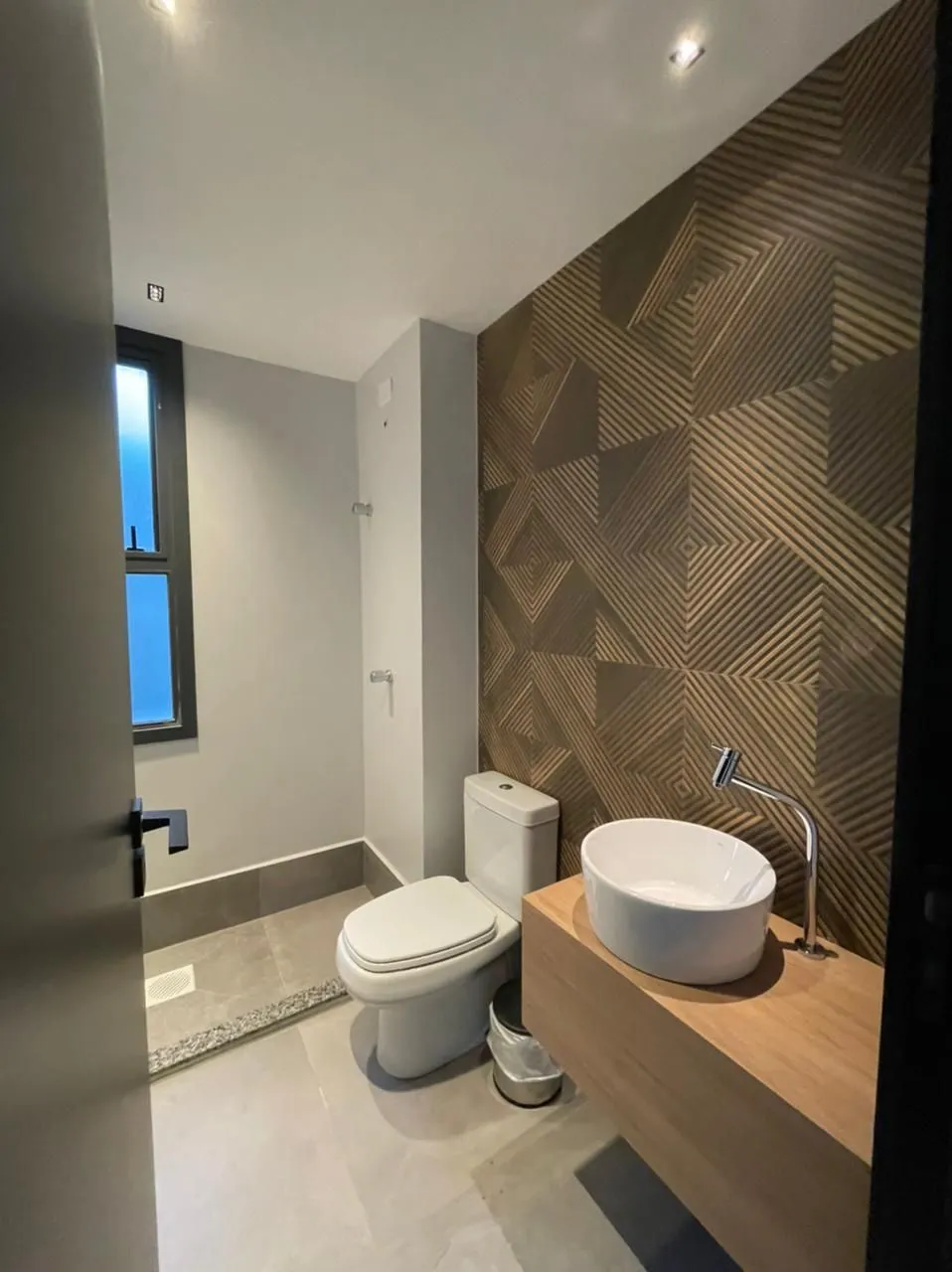 Imagem Apartamento com 109m², localizado no bairro Passo da Areia em Porto ALegre/RS.