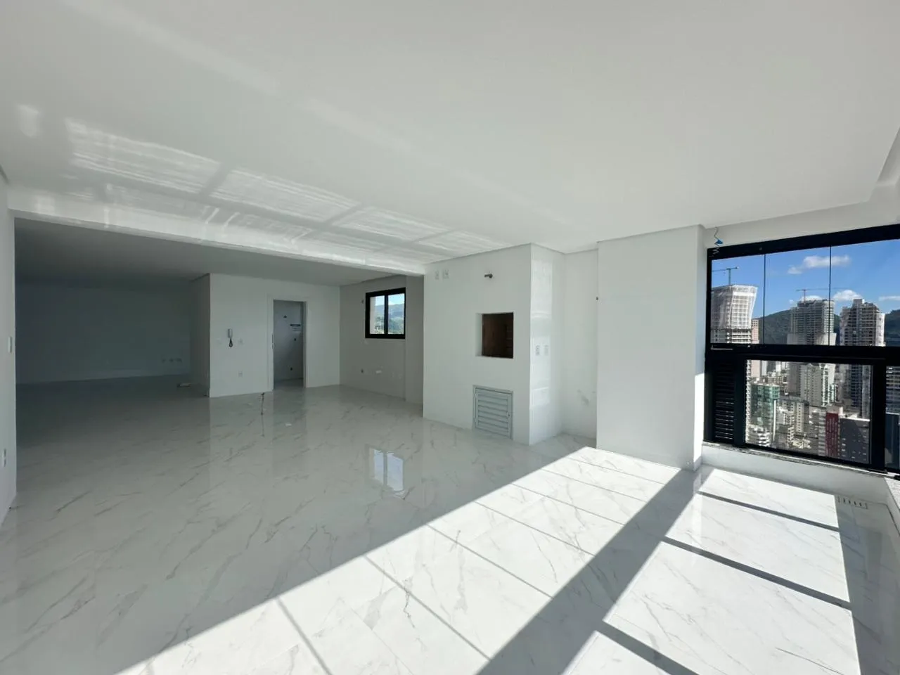 Imagem Apartamento com vista para o mar à venda com 208m2 por R$ 5.700.000,00