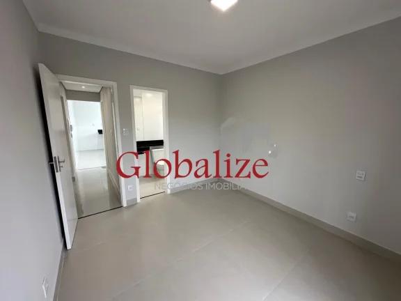 Imagem Apartamento à venda com 80m², 2 quartos, 1 suíte, varanda, garagem, reformado por R$430.000,00 na Aparcida em Santos