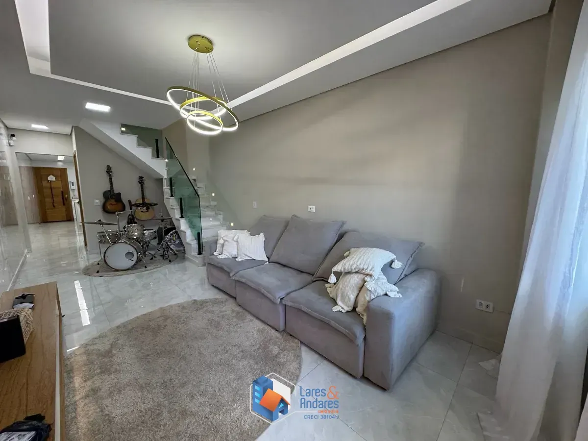 Imagem Sobrado para venda em Penha de França com 3 quartos, sendo 1 suíte, 15,715m²