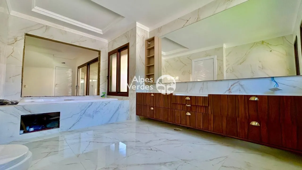 Imagem Vende-se Casa de Alto Padrão, Condomínio Laje de Pedra
