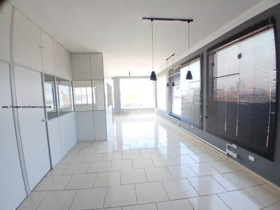 Imagem Salão Comercial para Locação em Limeira, Vila Queiroz, 1 banheiro, 3 vagas