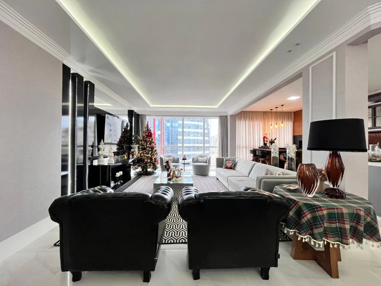 Imagem Apartamento com vista para o mar à venda com 197.9m2 por R$ 5.200.000,00