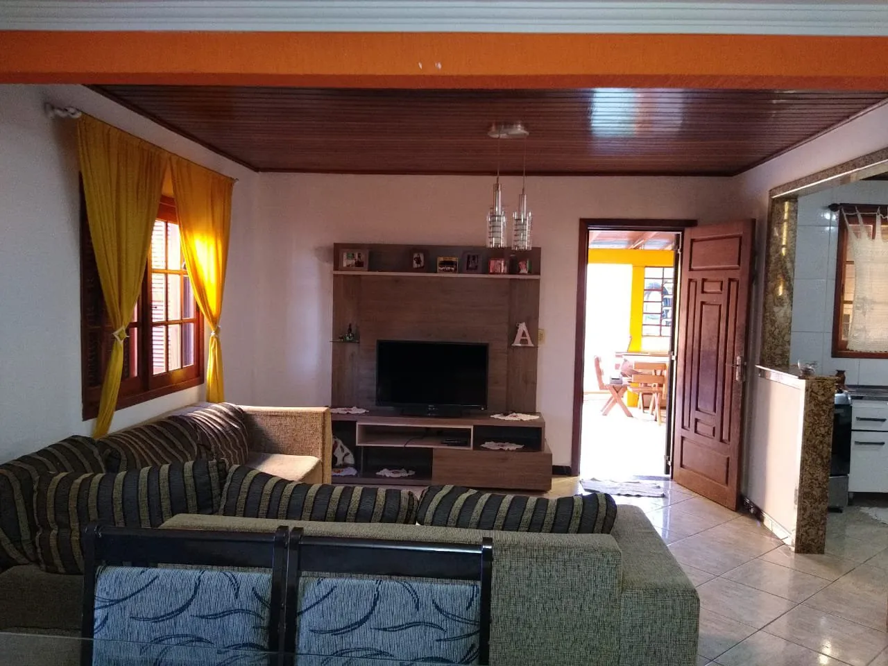 Imagem Casa a venda em Viamão no bairro Mendanha com piscina e espaco gourmet.
