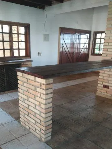 Imagem VENDA DE SOBRADO NO PARQUE NOSSA SRA. DO CARMO, 258m² com 2 suítes, churrasqueira, sala com lareira, quintal amplo e 06 vagas. CONSULTE-NOS.