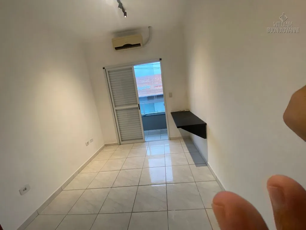 Imagem Vende-se esse Maravilhoso Sobrado com 3 Dormitórios - Bairro Boqueirão