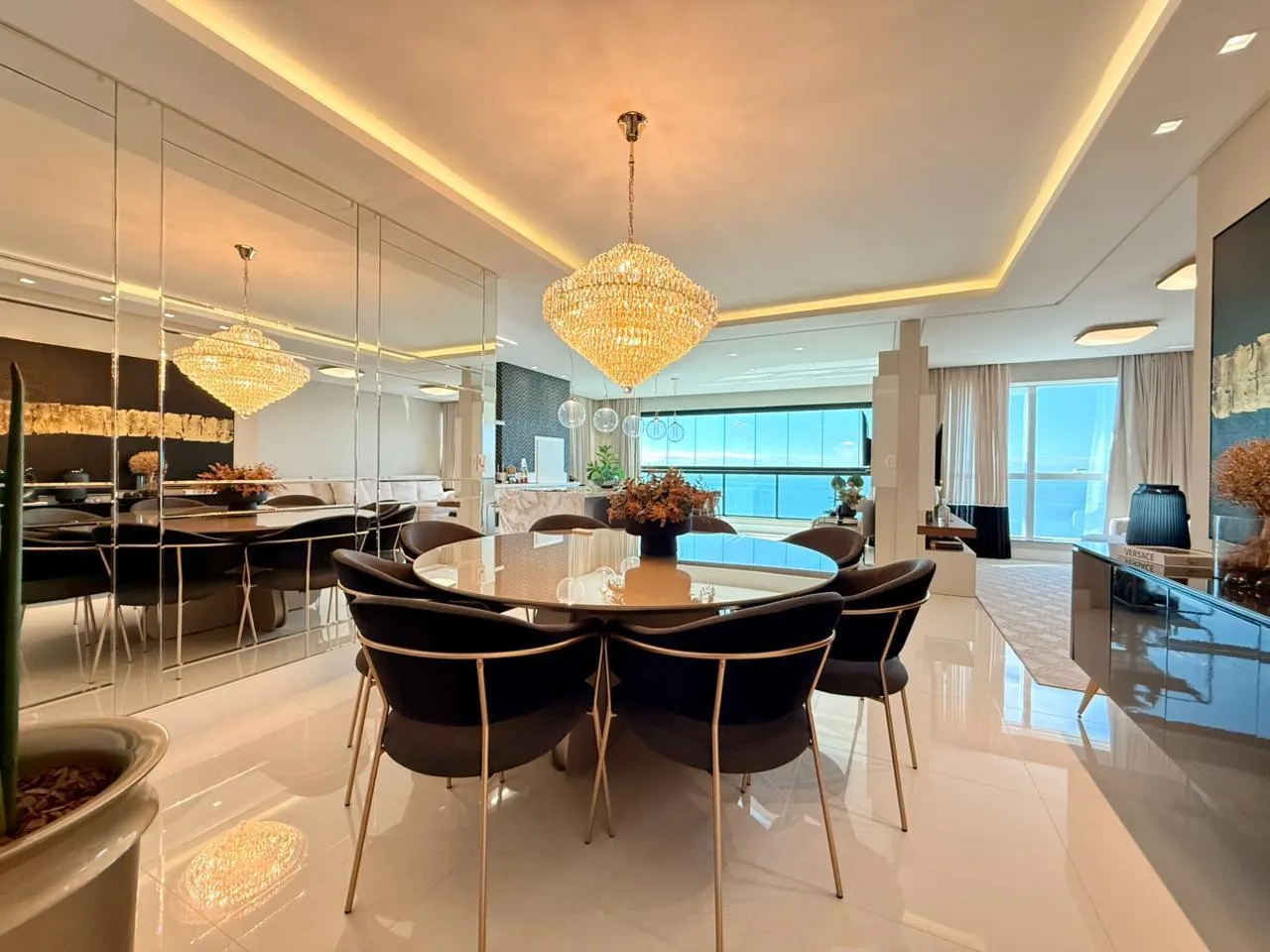 Imagem Apartamento com vista para o mar à venda com 187m2 por R$ 6.700.000,00