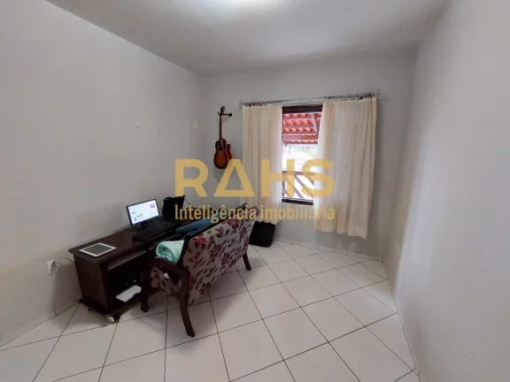 Imagem Lindo sobrado, totalmente averbado, com muito espaço e charme, sua área privativa de 175m² em um ...