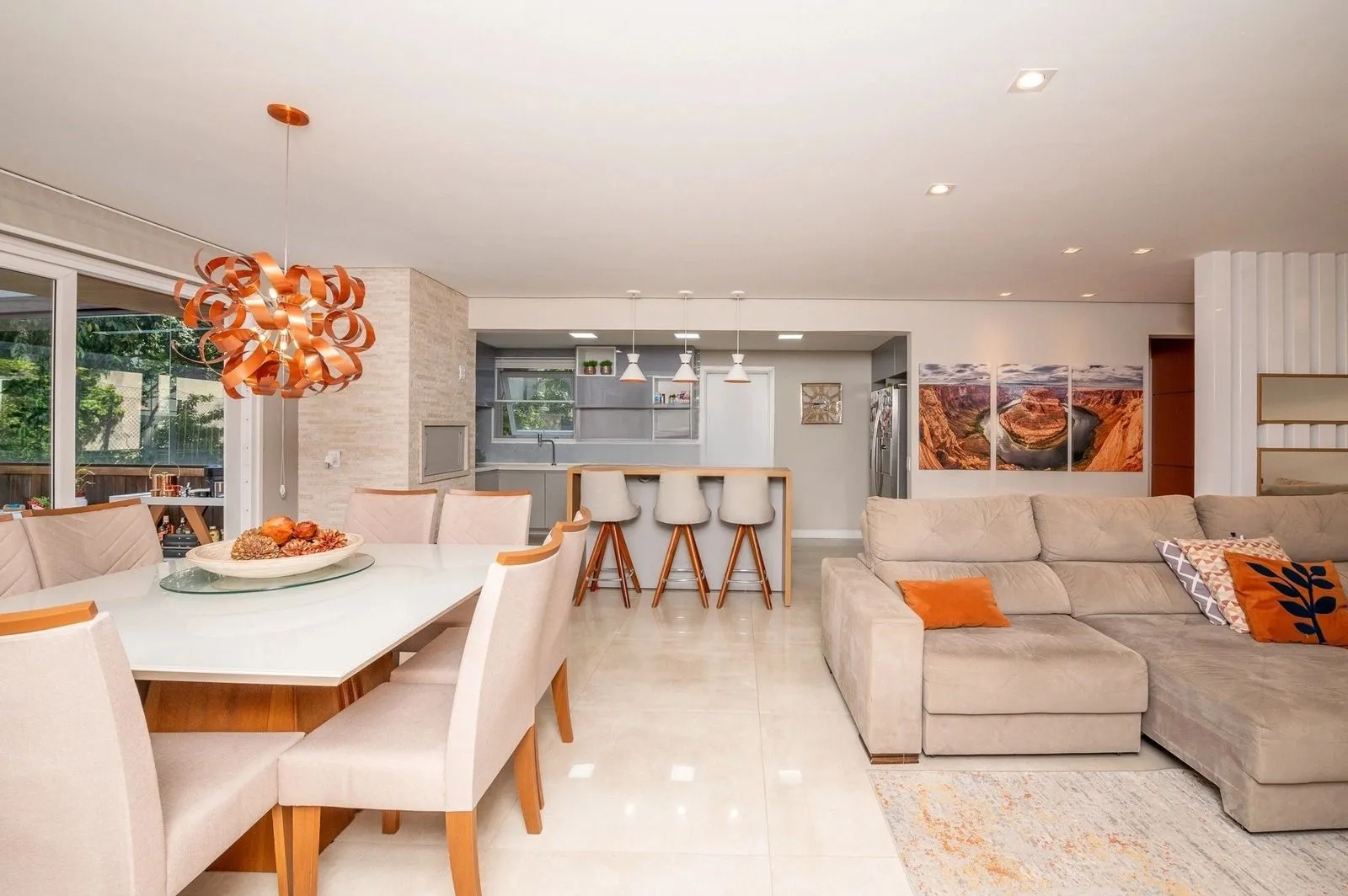 Imagem Apartamento Garden com 178m² e 3 dormitórios, 1 suíte, 3 vagas