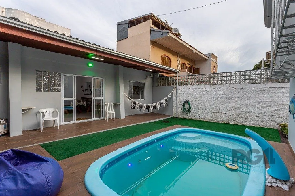 Imagem Casa no Jardim do Salso de 3 dormitórios pátio e piscina