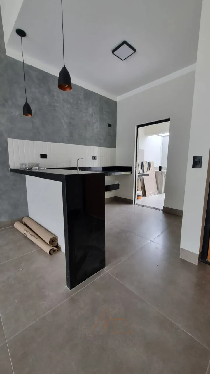 Imagem Oportunidade imperdível! Casa em condomínio à venda em Salto-SP, Village Moutonnée. 3 quartos, 1 suíte, 1 sala, 2 banheiros, 2 vagas, 104m².