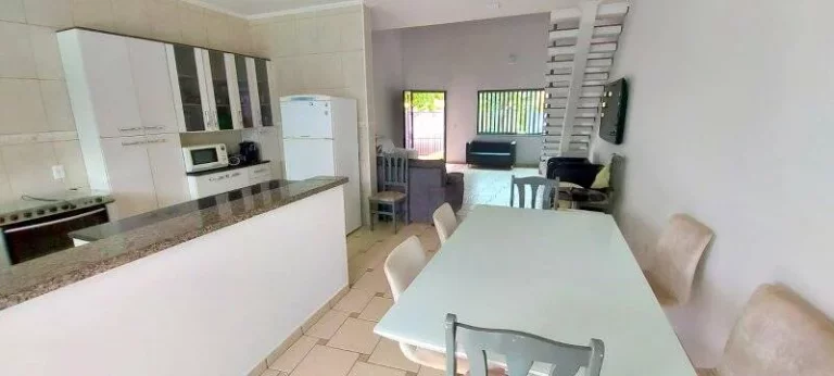Imagem LINDO SOBRADO LADO PRAIA COM 4 DORMITORIOS (3 SUITES)