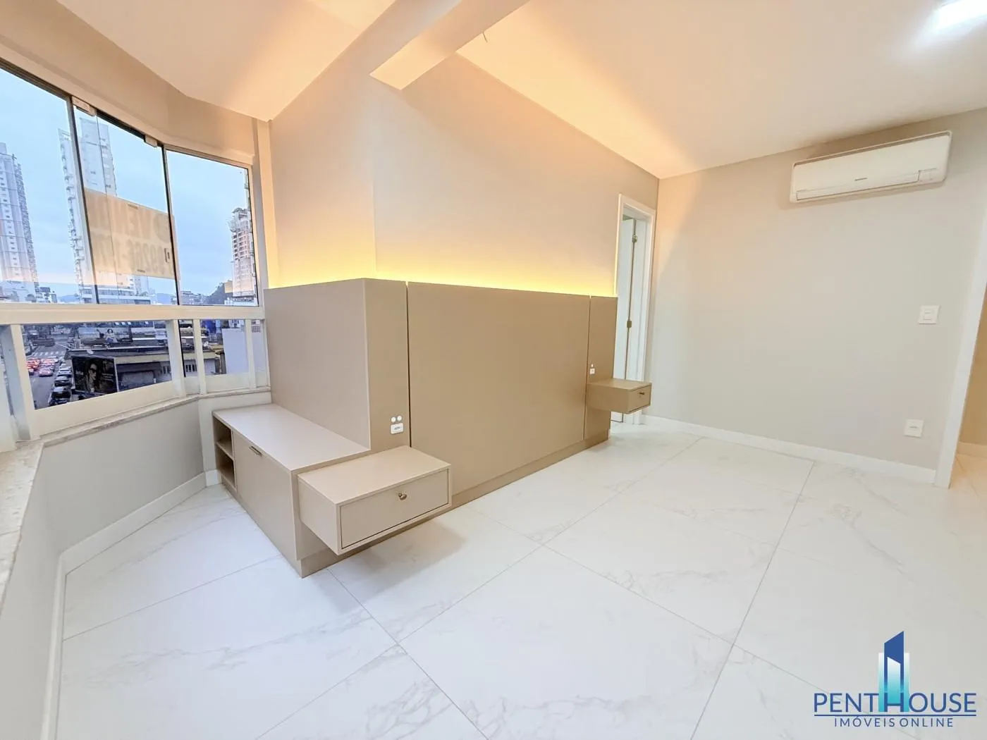 Imagem Apartamento Zona Central para Venda em Balneário Camboriú, CENTRO, 3 dormitórios, 1 suíte, 2 banheiros, 1 vaga
