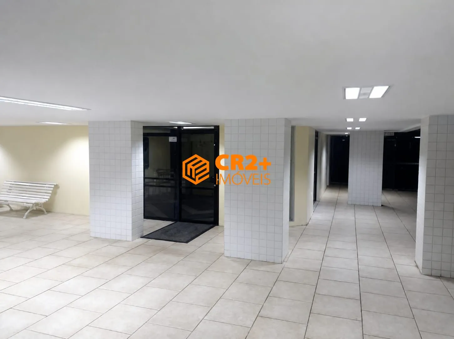 Imagem Vendo Cobertura Reformada nas Graças com 196m² e 2 Vagas - Oportunidade Única!