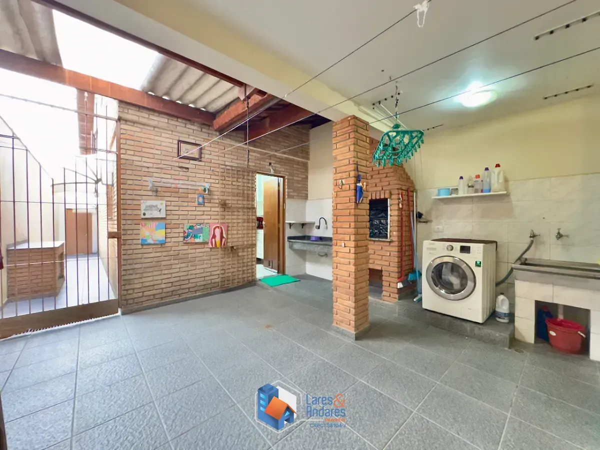 Imagem Sobrado para venda em Vila Marari com 3 quartos, sendo 3 suítes, 157m²