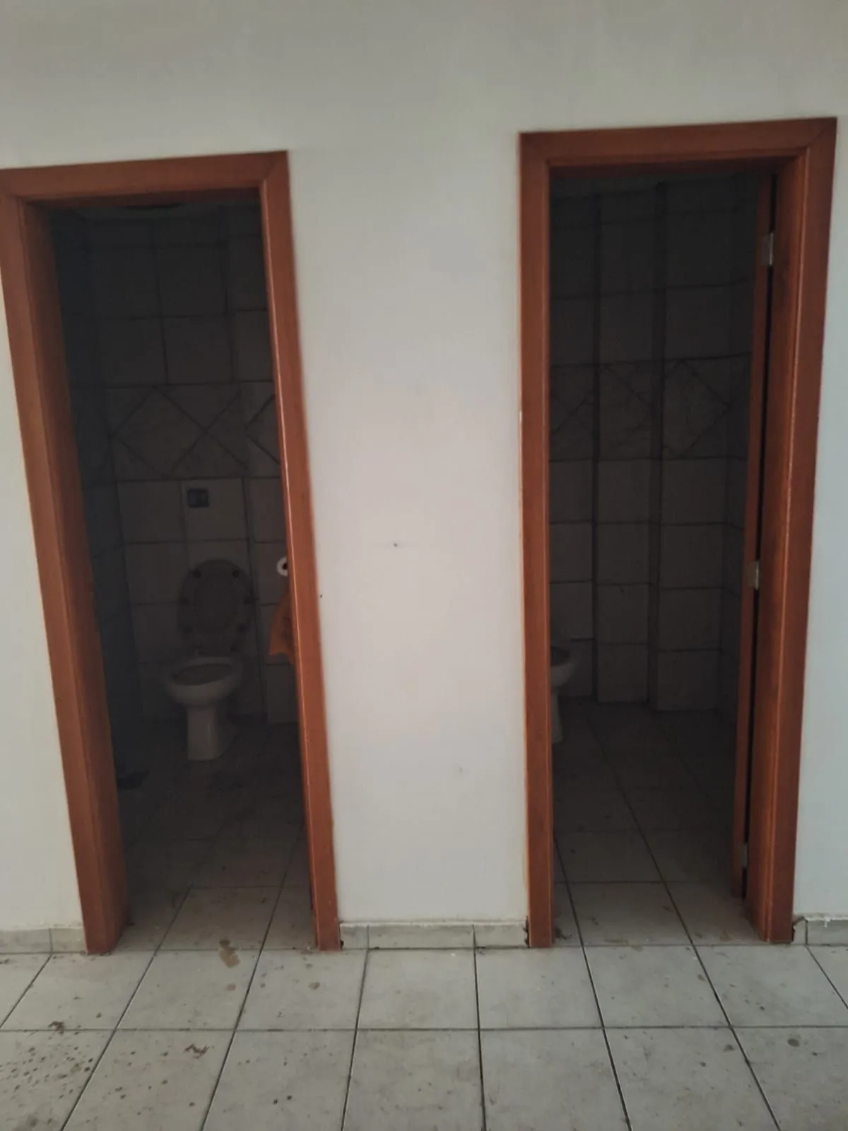 Imagem Prédio comercial com 3 andares
