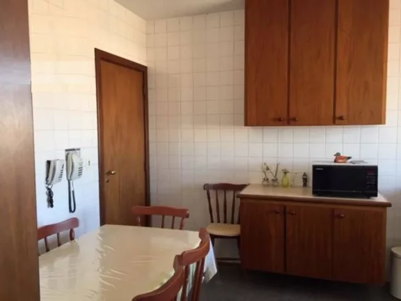 Imagem Apartamento com 150 m2, 3 dormitórios sendo 1 suíte e todos com armário embutido, sala de visita,...
