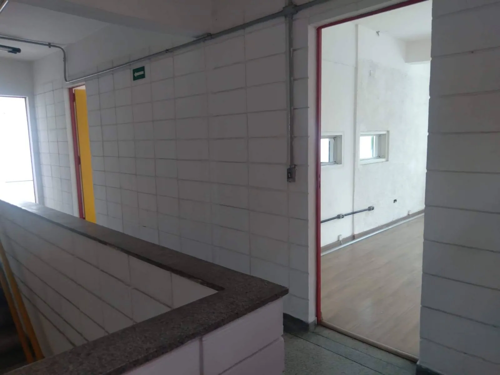 Imagem Galpão Comercial de Alto Padrão Próximo à Estação de Trem e Rodovias em Barueri