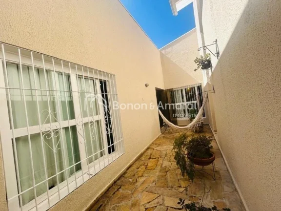 Imagem Casa à venda no bairro Taquaral, em Campinas/SP, localizada a apenas duas quadras da Lagoa do Taqua...