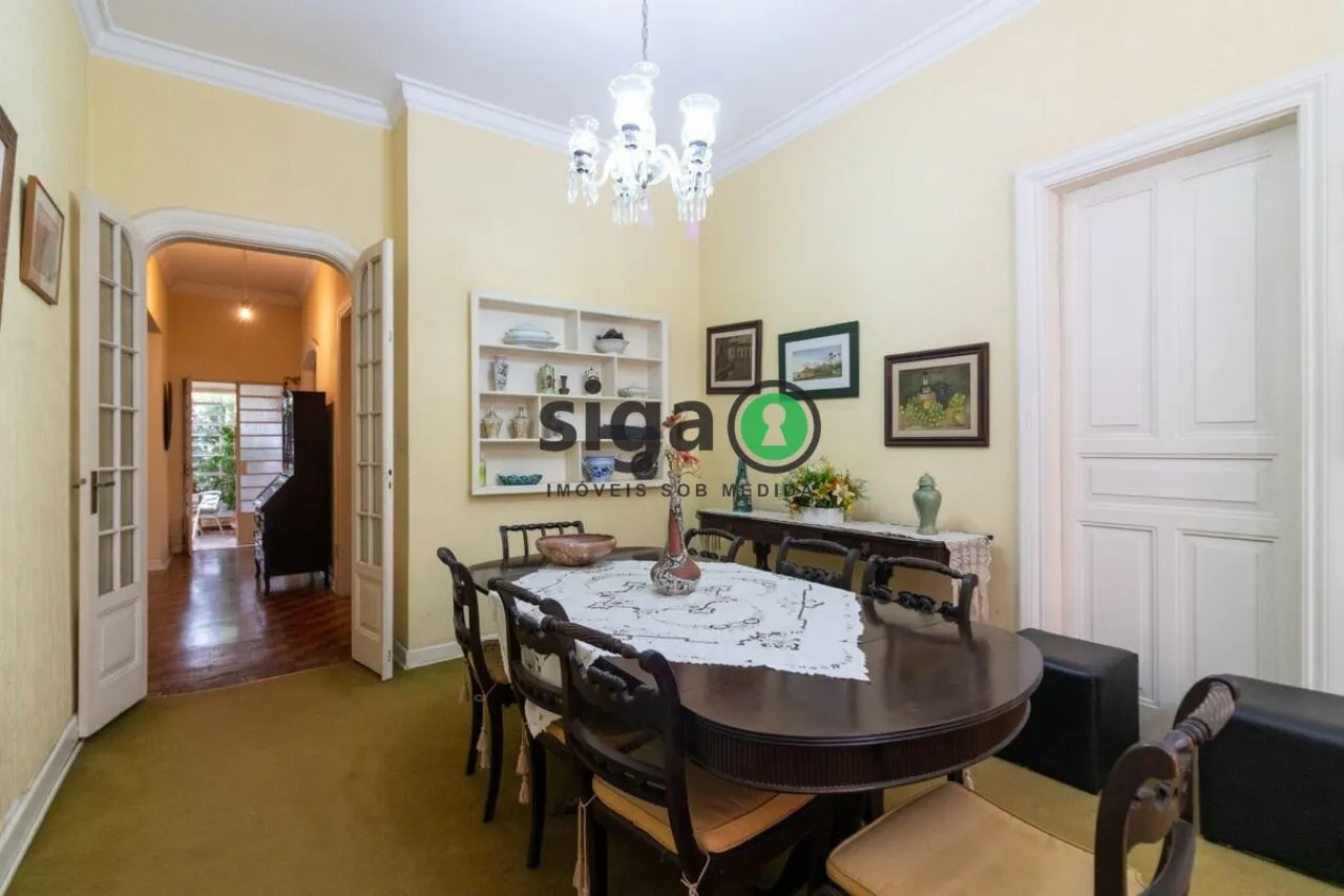 Imagem Casa Alto Padrão em Moema de 5 quartos com 8 vagas - 440m² à Venda.