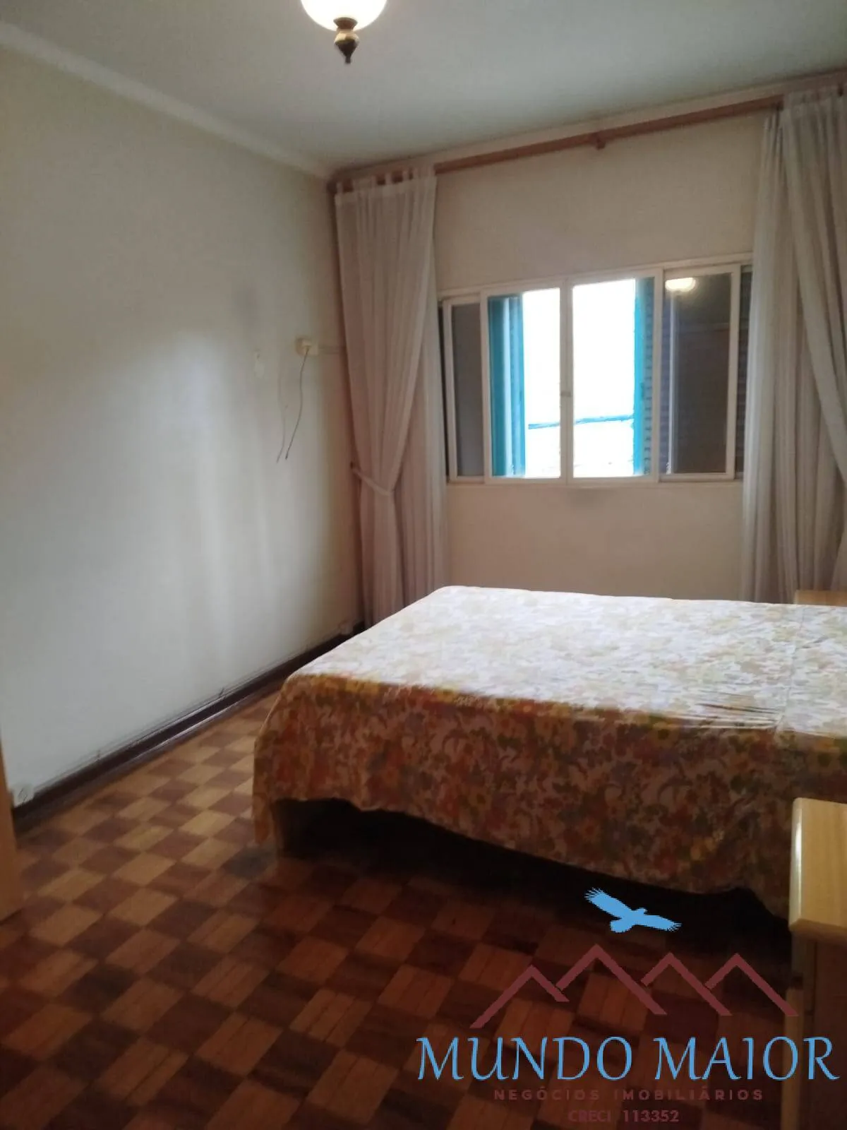 Imagem Oportunidade na Vila Gilda: Terreno Amplo com 2 Casas Térreas!