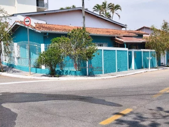 Imagem Casa com 3 dormitórios à venda, 160 m² por R$ 800.000,00 - Vila Brasileira - Itatiba/SP