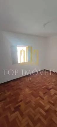 Imagem Espaçosa casa três dormitorios com edicula completa nos fundos