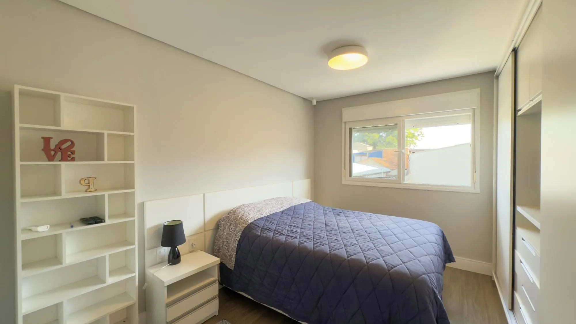 Imagem Casa para Comprar com 4 suítes, 386 m² - Chácara das Pedras - Porto Alegre