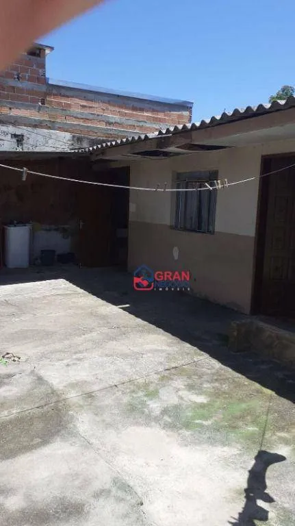 Imagem Casa com 2 Quartos, 3 Banheiros, Barracão e Casa nos Fundos com Entrada Independente