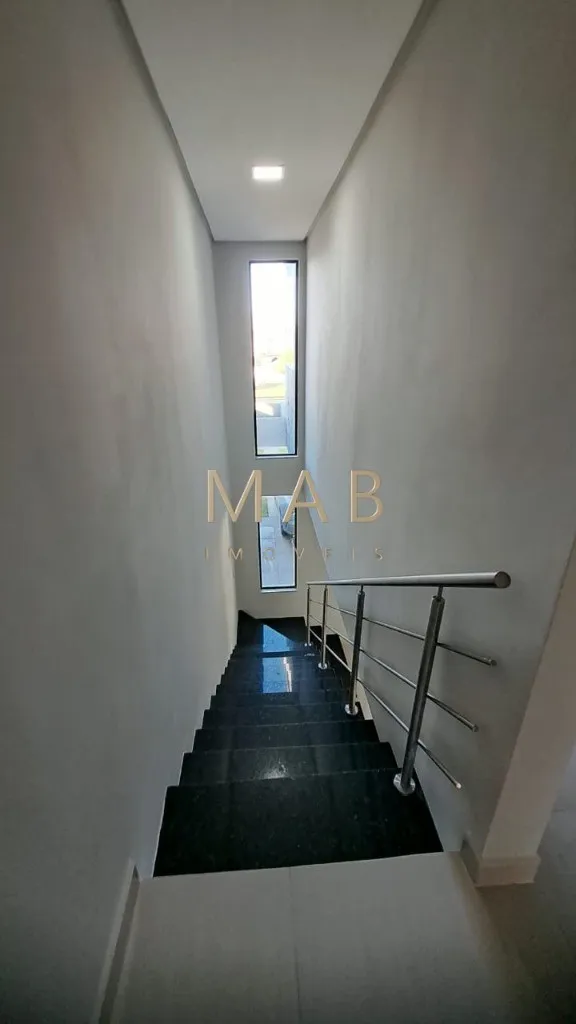 Imagem Casa Geminada de Alto Padrão à Venda em Ótima Localização na Praia de Ingleses - Florianópolis/SC!