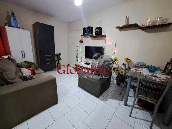 Imagem Apartamento à venda com 61m², 2 quartos, 1 banheiro, elevador e portaria por R$266.000,00 no José Menino em Santos.
