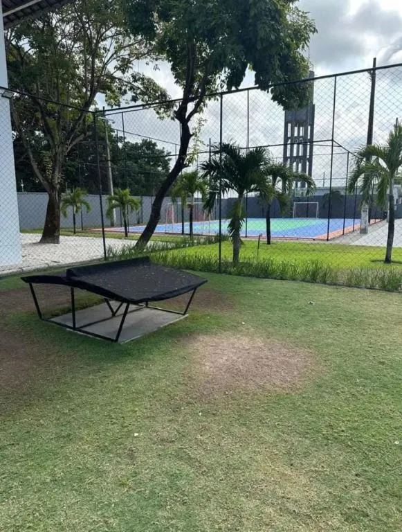 Imagem Casa de alto padrão no Portal do Sol, em condomínio fechado, com lazer completo, segurança 24h e excelente localização.