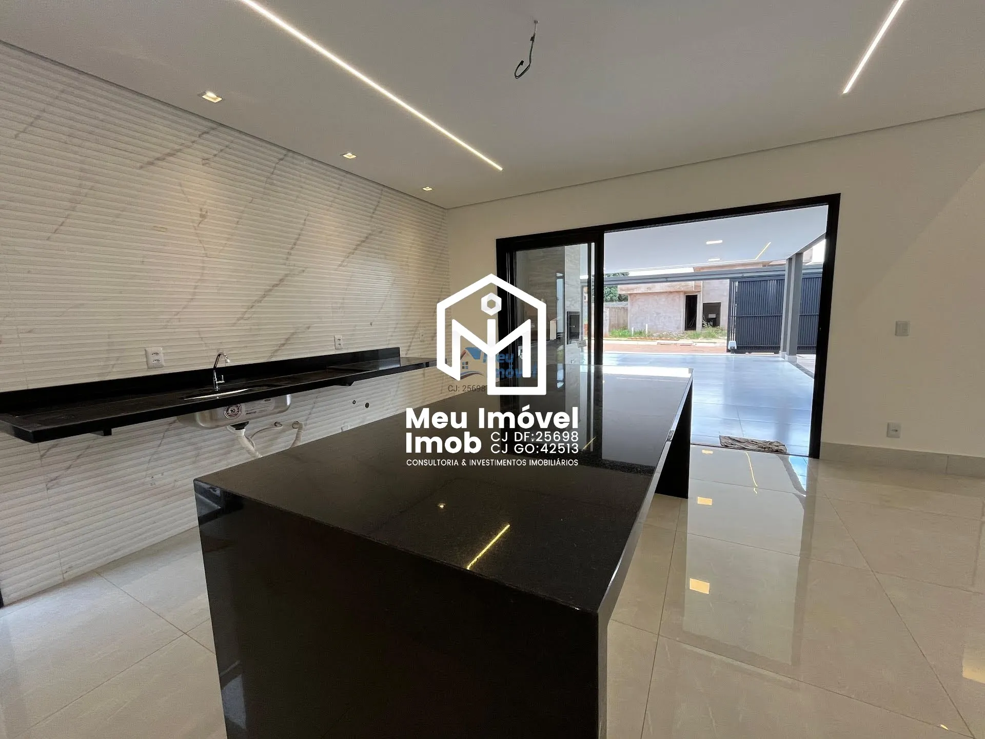 Imagem Casa 4 Quartos 2 Suítes 3 Vagas 250m² Vicente Pires/DF