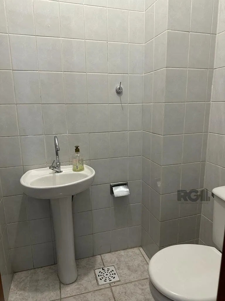 Imagem Prédio comercial com 02 lojas e 06 salas no bairro Jardim Itu, Porto Alegre/RS