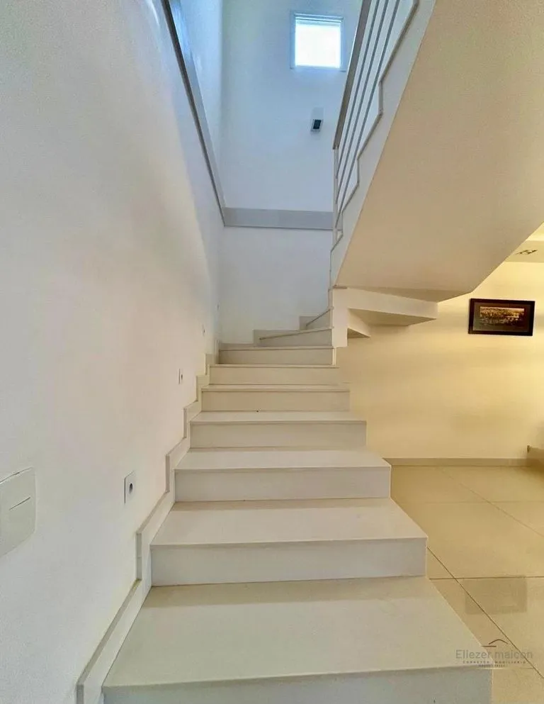 Imagem Casa à Venda em condominio fechado no Jardim Country Club, Poços de Caldas - MG