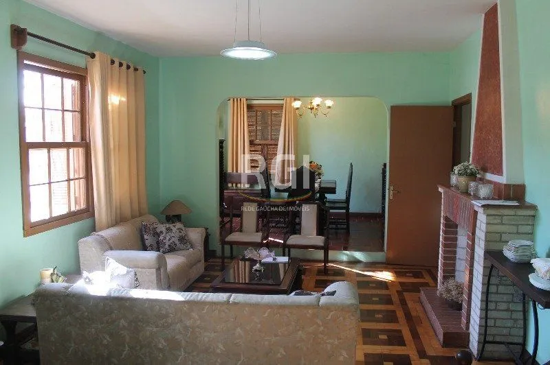 Imagem Casa para Venda - 220m², 4 dormitórios, 9 vagas - Cristal