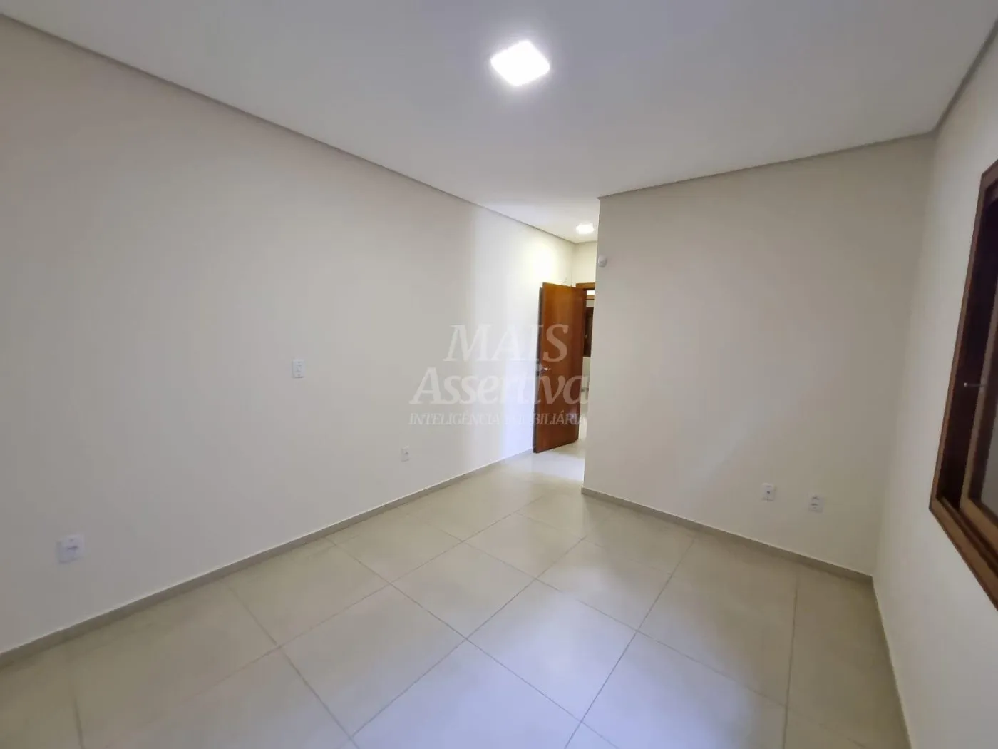 Imagem Ótima casa localizada em Tramandaí/RS - 3 dormitórios, 4 vagas de garagem