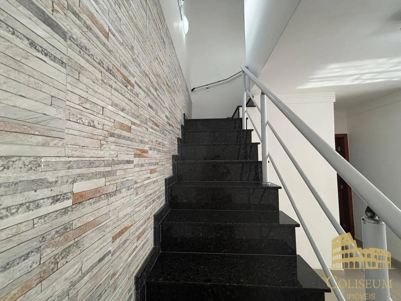Imagem Casa com 3 dormitórios à venda, 113 m² por R$ 636.000,00 - Vila Guilhermina - Praia Grande/SP