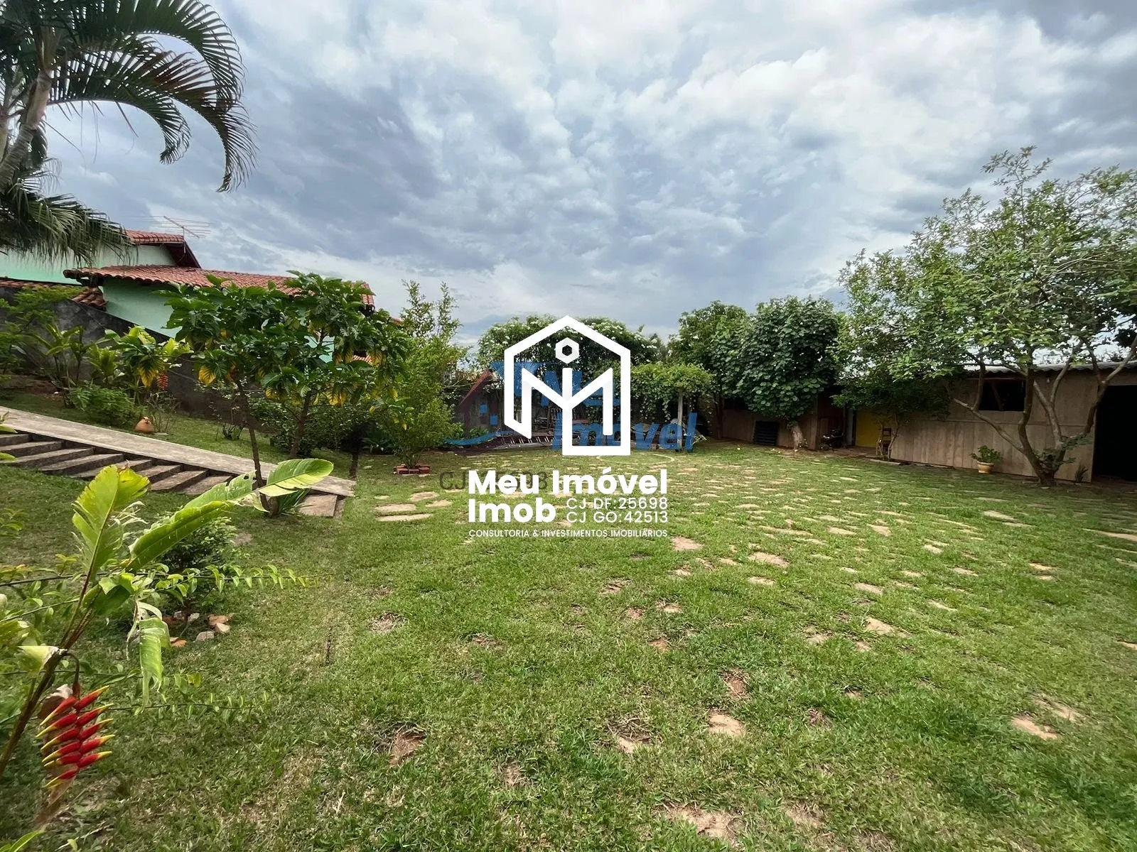 Imagem Casa 3 Quartos 2 Suítes 8 Vagas 800m² 100% Laje Escriturado