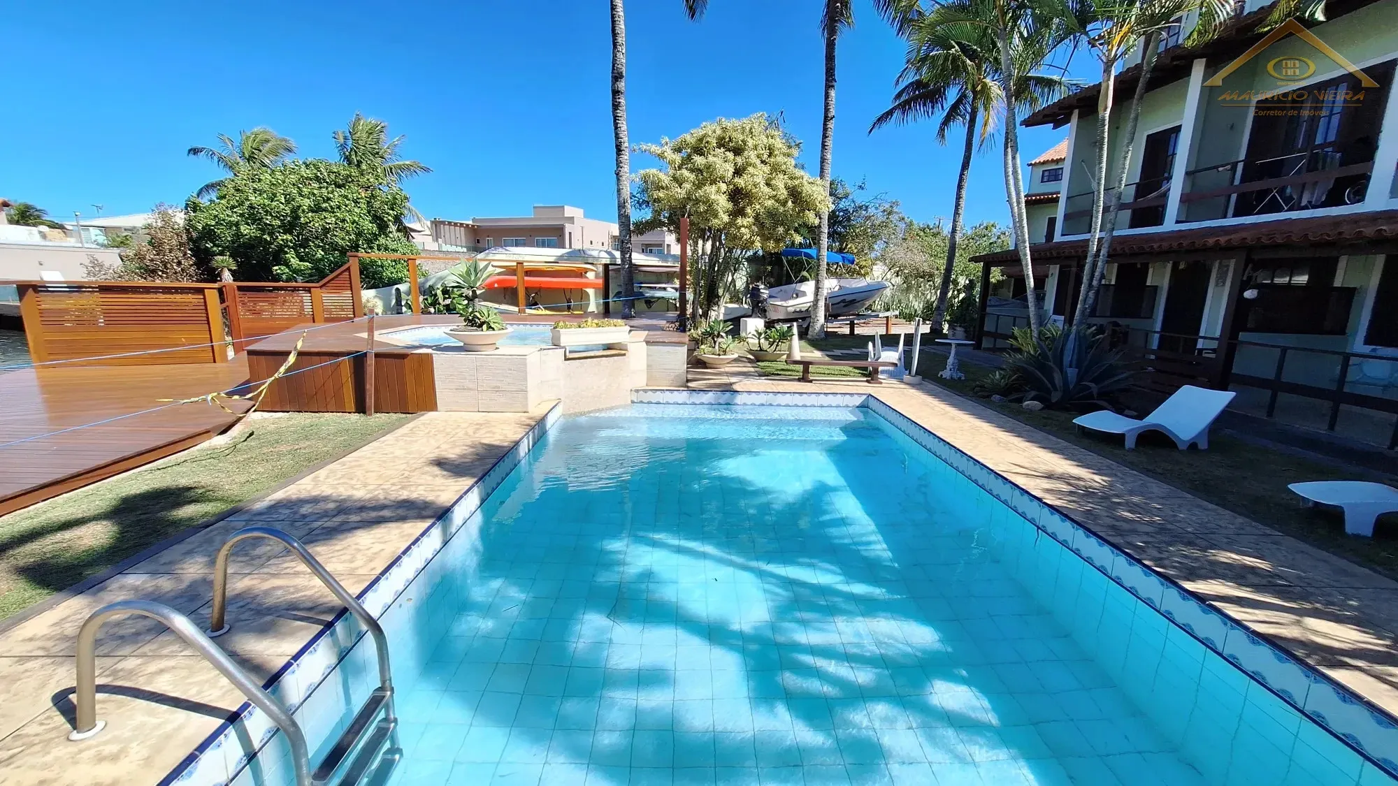 Imagem Casa triplex no Canal da Ogiva à venda