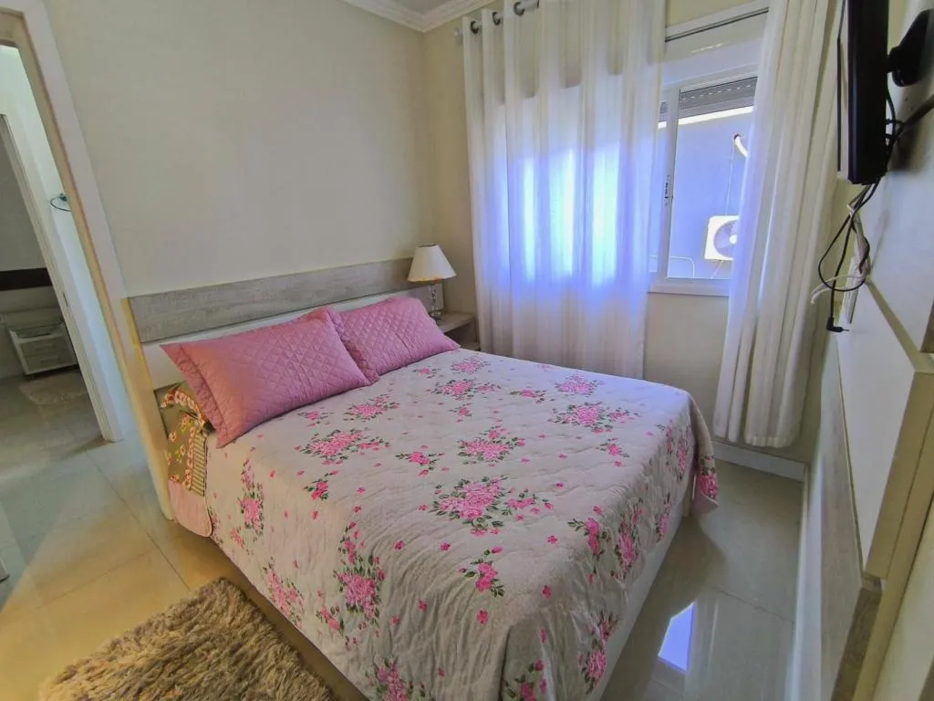 Imagem Casa em Condominio 4 Dormitórios - Bairro Zona Nova