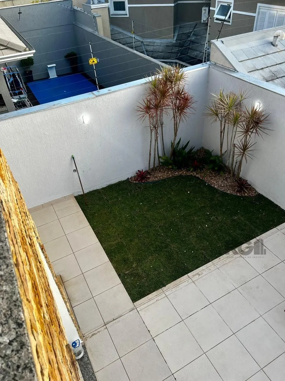 Imagem Casa sobrado 3 dorms, 1 suíte com hidro, 2 vagas, Bairro Vale do Sol