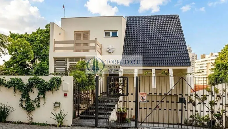 Foto do imóvel Casa espaçosa 400 m² 5 dormitórios 2 suítes 4 banheiros 4 vagas de garagem em Rua Irmã Pia