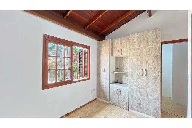 Imagem Casa para venda no bairro Vila Nova em Porto Alegre