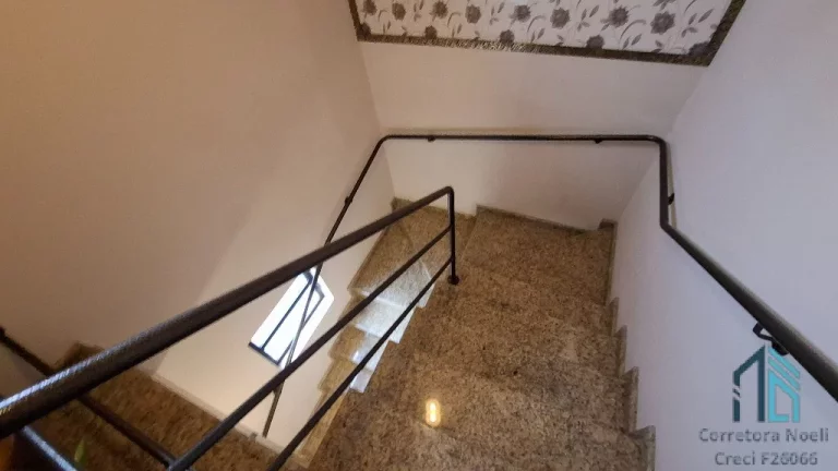 Imagem Prédio/comercial/residencial, 04 Cj e 02 lojas, + Casa com 07 suítes, no Bacacheri em Curitiba PR